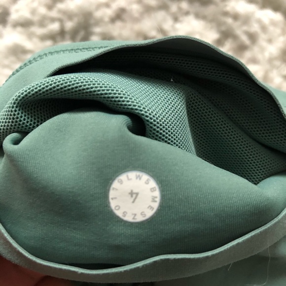 In movement tights - Picture 3 of 4